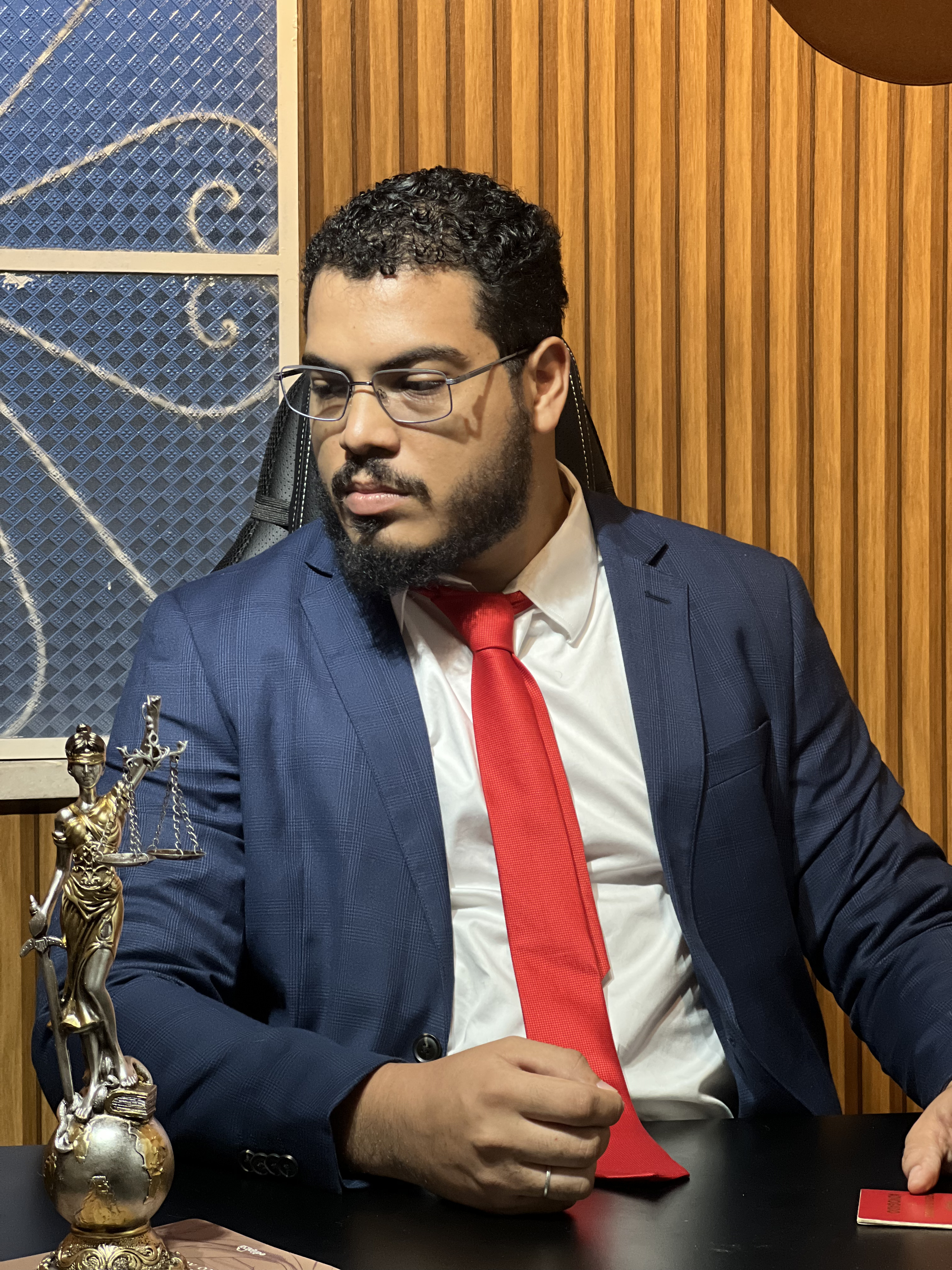 Dr. Vinicius Lima - Advogado Especialista em Direito Bancário