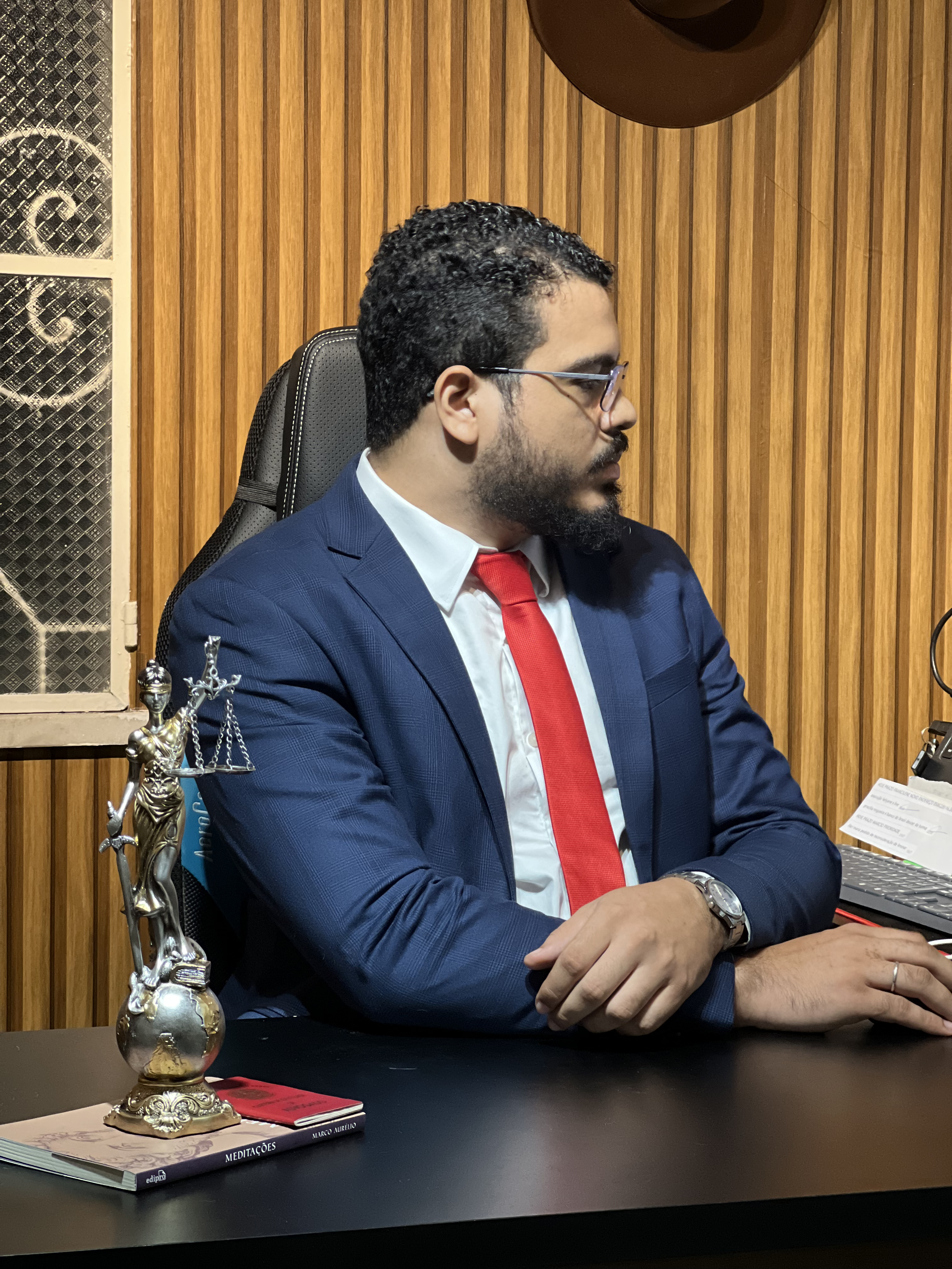 Dr. Vinicius Lima - Advogado Especialista